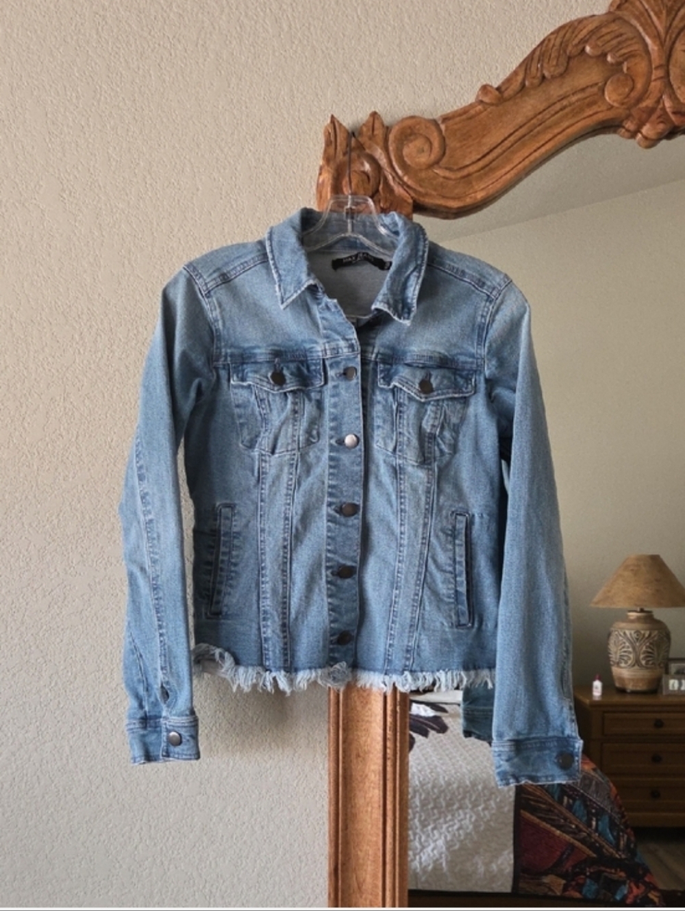Max Jeans Light Wash Denim Jacket with Frayed Hem - Picture 2 of 7